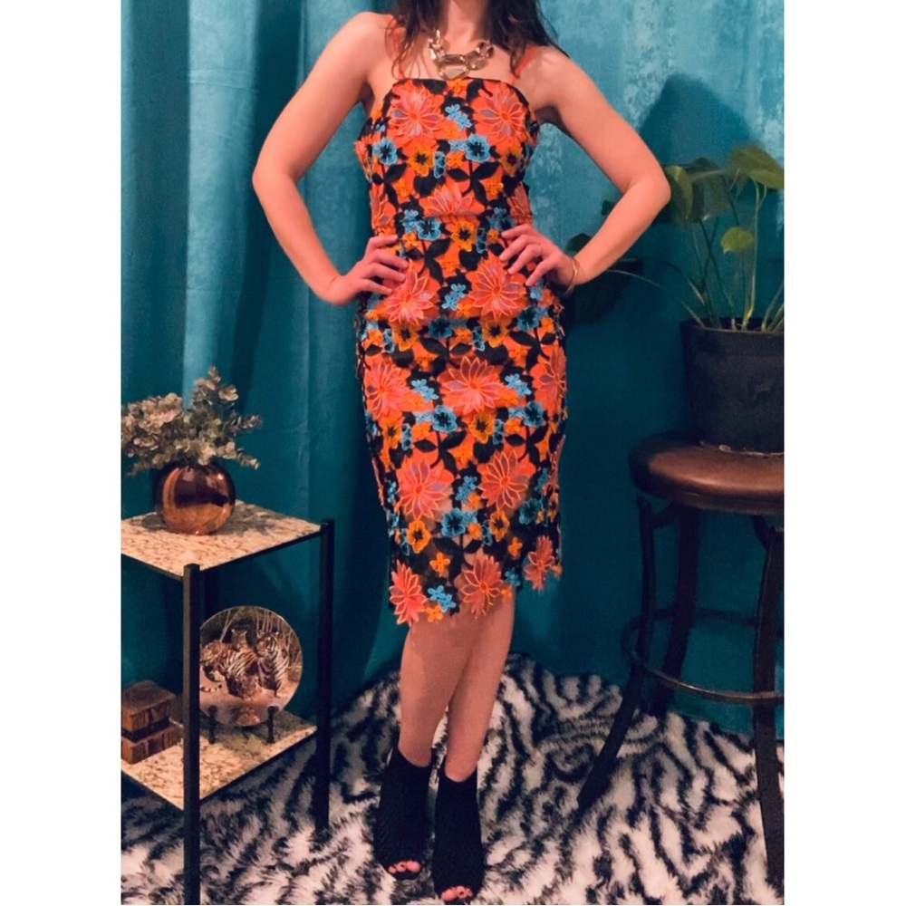 Pretty in Midi 🌺🧡
Orange, Blue & Black Floral Laced Midi Dress